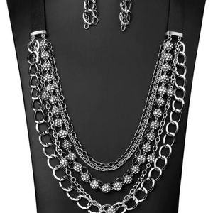 Large chain necklace set
